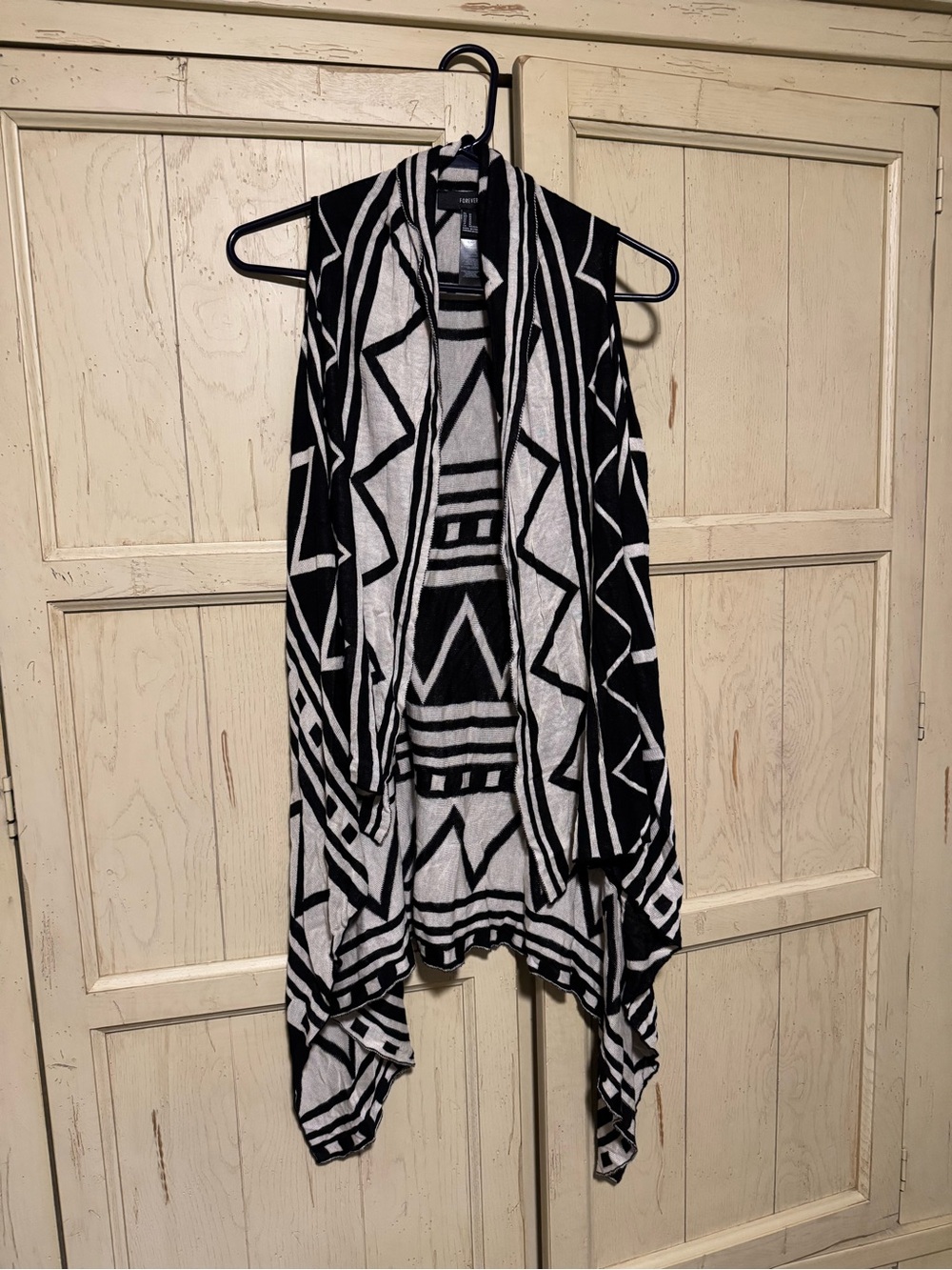 Forever 21 Black & White Geometric Open-Front Sweater Vest